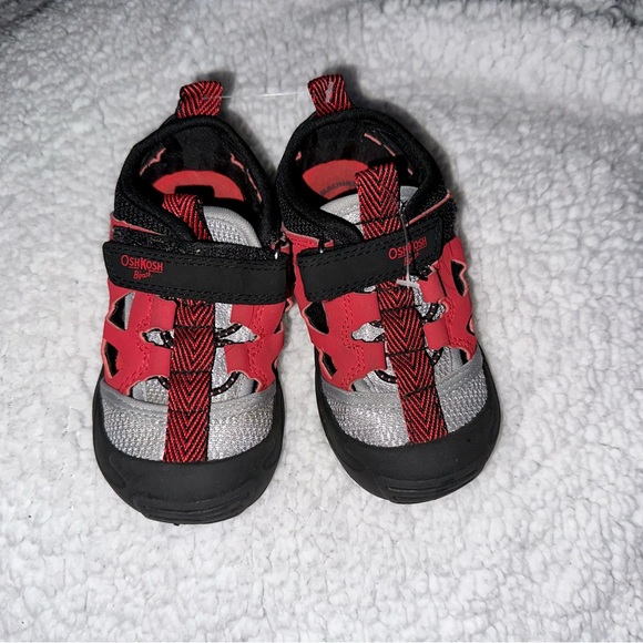 3/$15 OshKosh Sandals🌺 - Picture 1 of 2